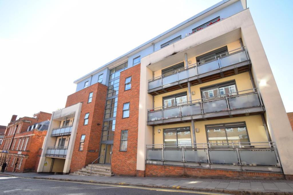 Bankside By Wycombe Apartments Χάι Ουίκαμ Εξωτερικό φωτογραφία
